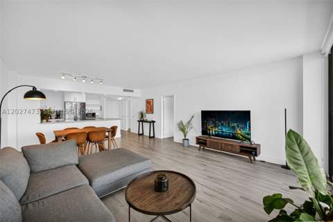 5700 Collins Ave 5J, Miami Beach FL - photo 10 of 43
