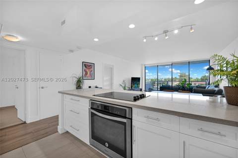 5700 Collins Ave 5J, Miami Beach FL - photo 14 of 43