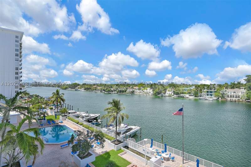 1 bedroom Condominium at 5700 Collins Ave 5J, Seacoast 5700 Condo, Miami Beach — photo 2