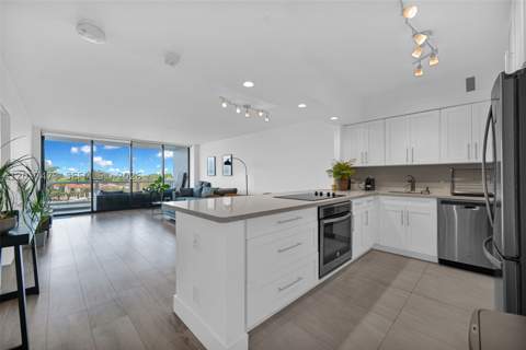 5700 Collins Ave 5J, Miami Beach FL - photo 6 of 43