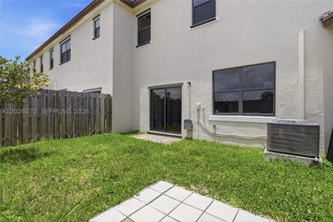 10218 SW 231st Ln, Cutler Bay FL - photo 16 of 38