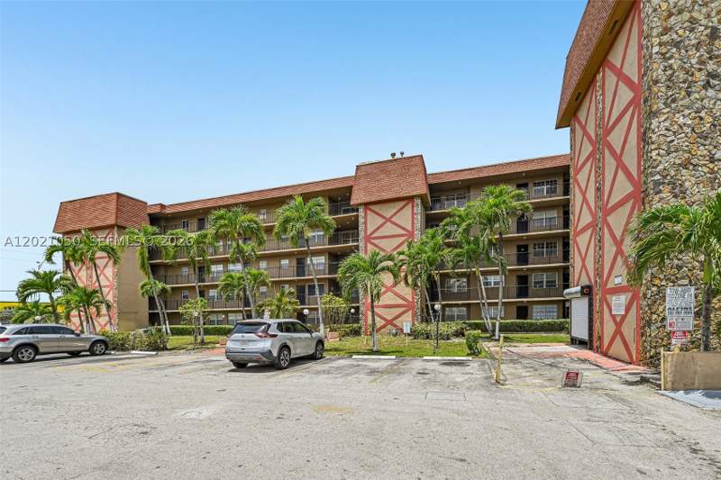 2 bedroom Condominium at 6575 W 4th Ave 507, Kings Castle Condo, Hialeah — photo 3