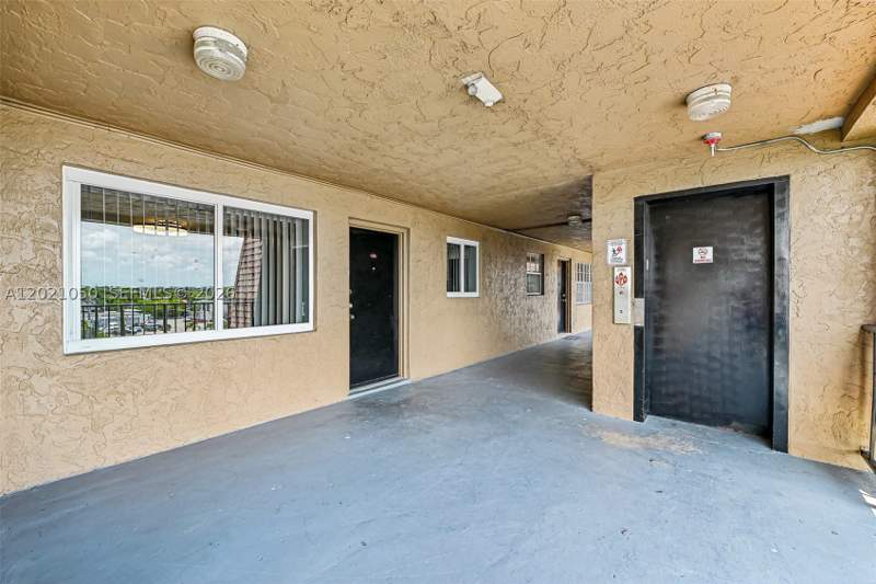 2 bedroom Condominium at 6575 W 4th Ave 507, Kings Castle Condo, Hialeah — photo 4