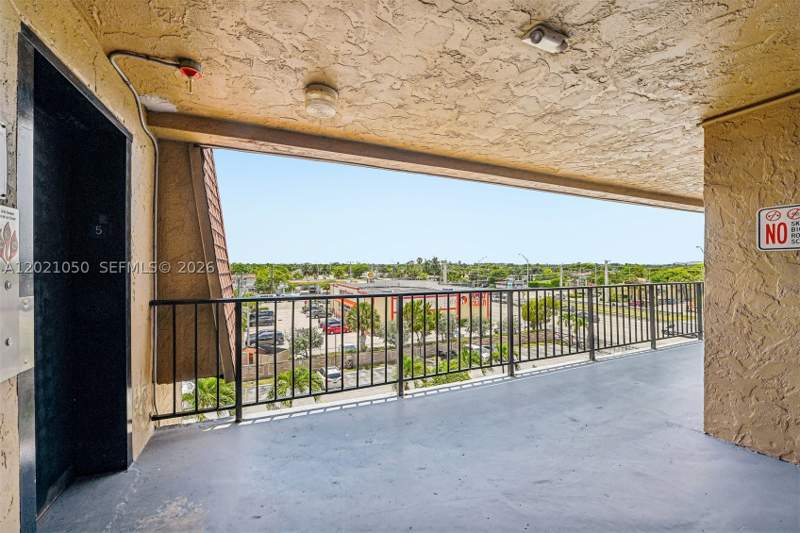 2 bedroom Condominium at 6575 W 4th Ave 507, Kings Castle Condo, Hialeah — photo 5