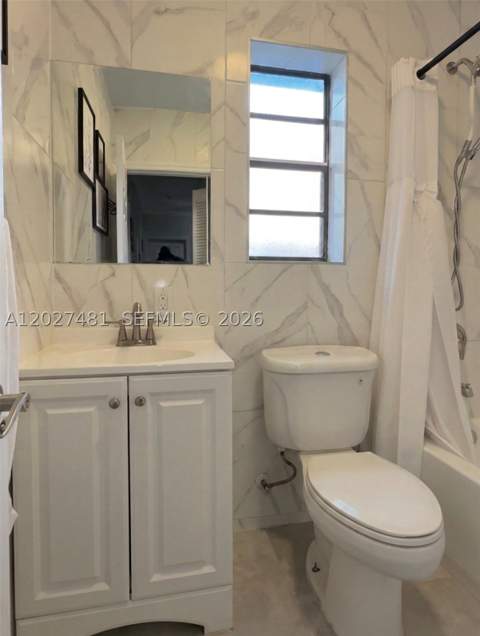1300 NE 203rd St, Miami FL - photo 14 of 40