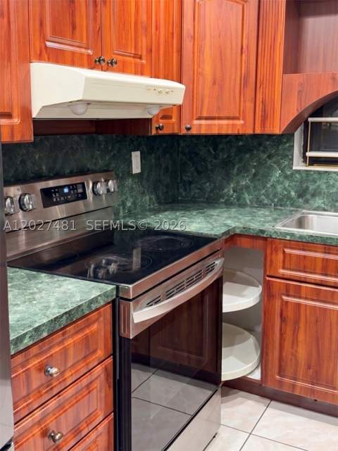 1300 NE 203rd St, Miami FL - photo 6 of 40