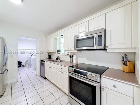 2501 NE 209th Ter, Miami FL - photo 14 of 47
