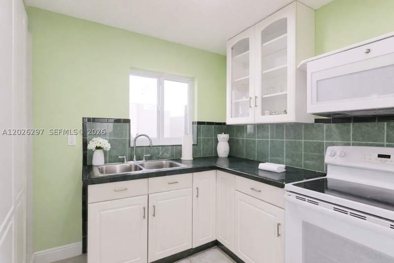 3 bedroom SingleFamilyResidence at 601 SW 116th ct, University Courts Sub, Sweetwater — photo 4
