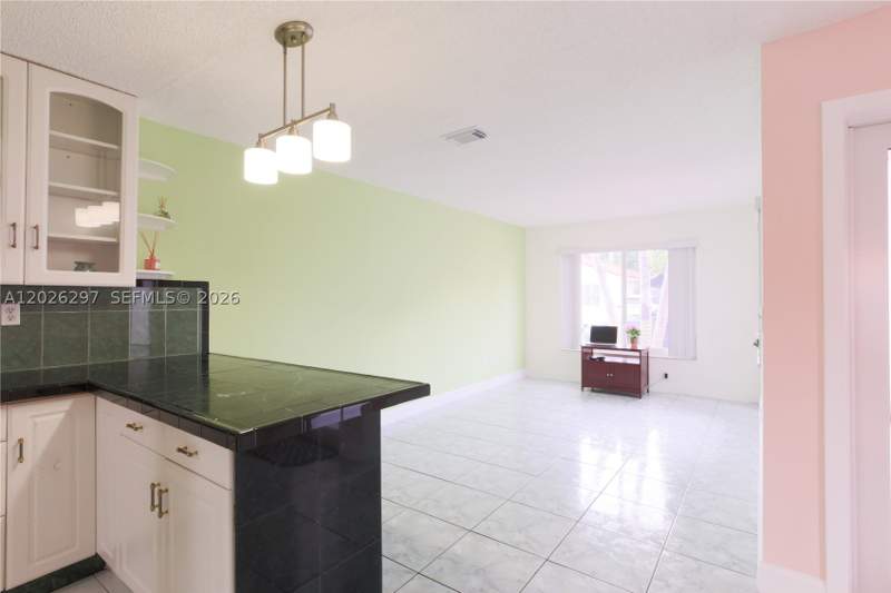 3 bedroom SingleFamilyResidence at 601 SW 116th ct, University Courts Sub, Sweetwater — photo 5