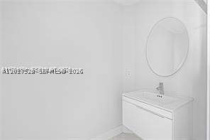 17111 Biscayne Blvd 1210, North Miami Beach FL - photo 23 of 68