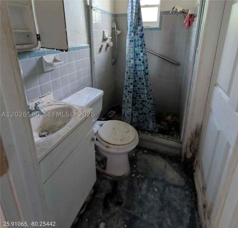 820 Curtiss Dr, Opa Locka FL - photo 20 of 23