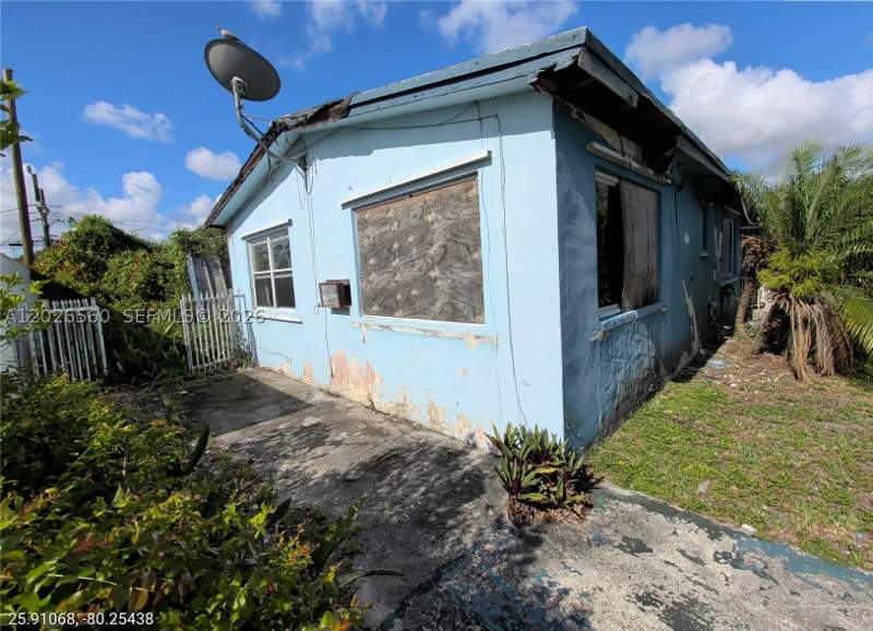 3 bedroom SingleFamilyResidence at 820 Curtiss Dr, Curtiss Park, Opa Locka — photo 4