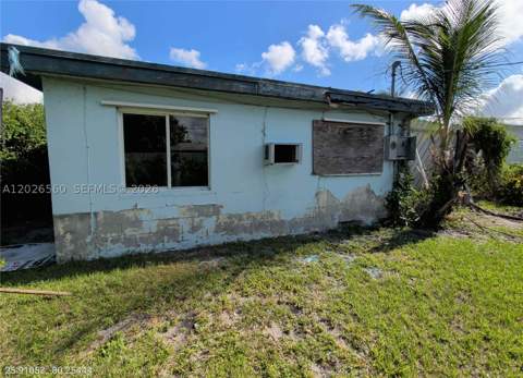 820 Curtiss Dr, Opa Locka FL - photo 7 of 23
