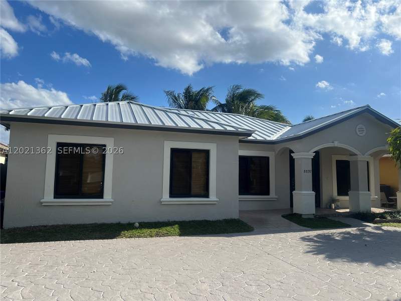 3 bedroom SingleFamilyResidence at 8892 NW 167th St, Sevilla Estates, Miami Lakes — photo 2