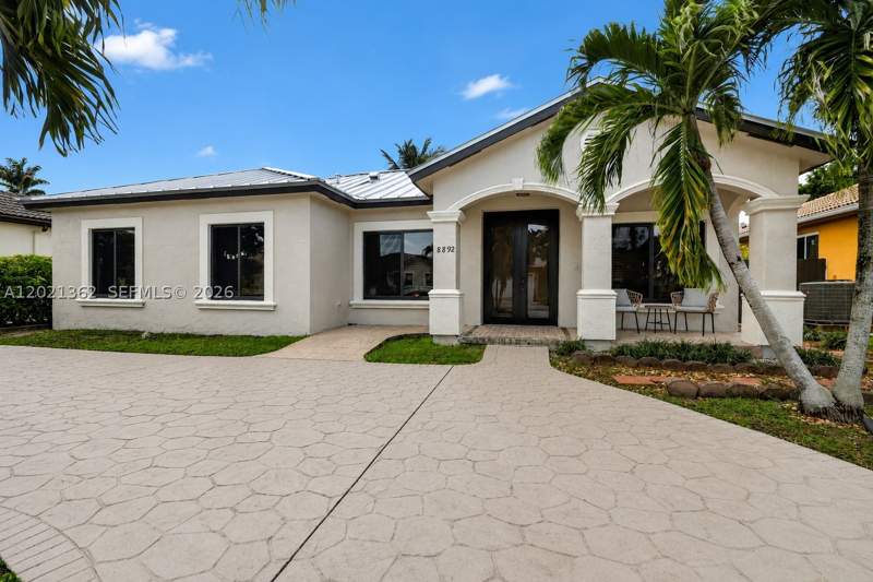 3 bedroom SingleFamilyResidence at 8892 NW 167th St, Sevilla Estates, Miami Lakes — photo 3