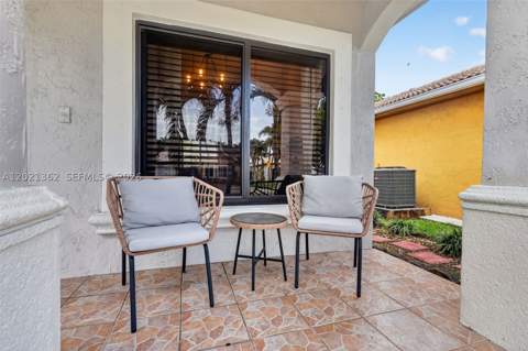 8892 NW 167th St, Miami Lakes FL - photo 9 of 76