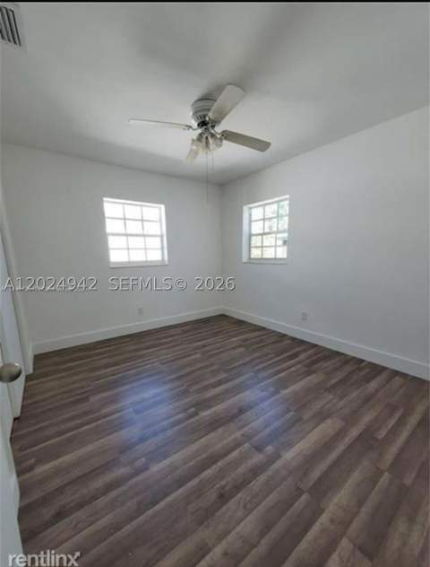 1770 NE 170th St, North Miami Beach FL - photo 8 of 11