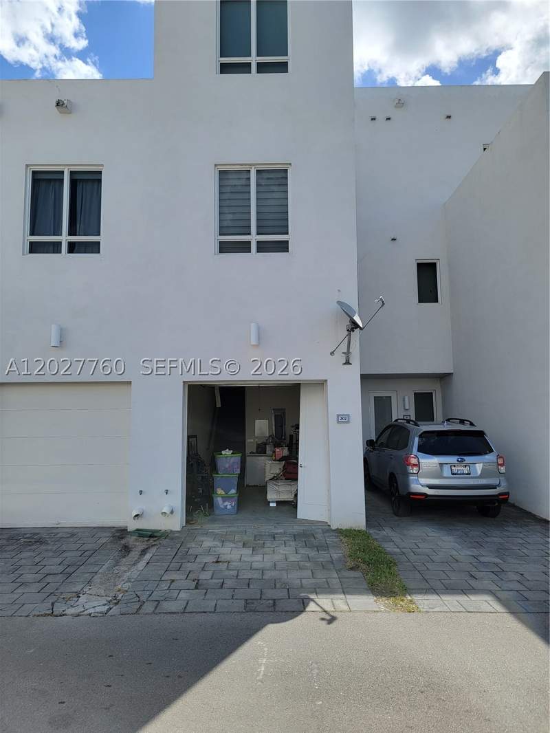 3 bedroom Condominium at 6310 NW 103rd Pl 202, Landmark At Doral, Doral — photo 3