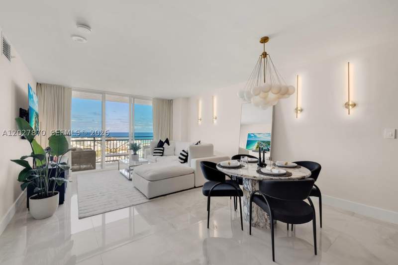 1 bedroom Condominium at 90 Alton Rd 2207, Yacht Club At Portofino C, Miami Beach — photo 2