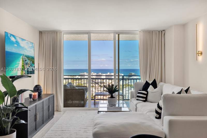 1 bedroom Condominium at 90 Alton Rd 2207, Yacht Club At Portofino C, Miami Beach — photo 3