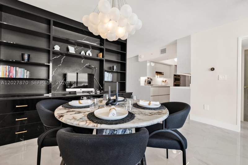 1 bedroom Condominium at 90 Alton Rd 2207, Yacht Club At Portofino C, Miami Beach — photo 5