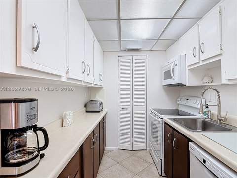 201 178th Dr 315, Sunny Isles Beach FL - photo 23 of 49
