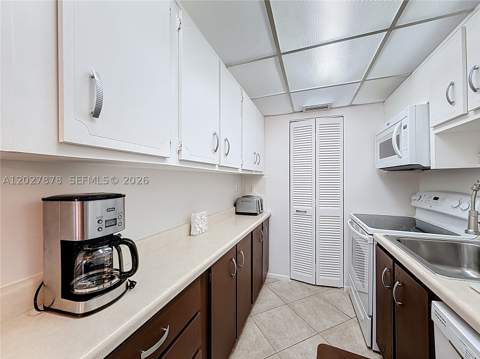 201 178th Dr 315, Sunny Isles Beach FL - photo 24 of 49
