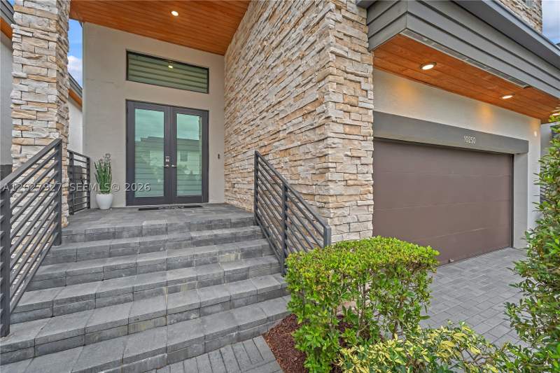 4 bedroom SingleFamilyResidence at 10250 NW 76th Ter, Grand Bay South Estates, Doral — photo 2