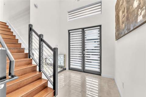 10250 NW 76th Ter, Doral FL - photo 6 of 37