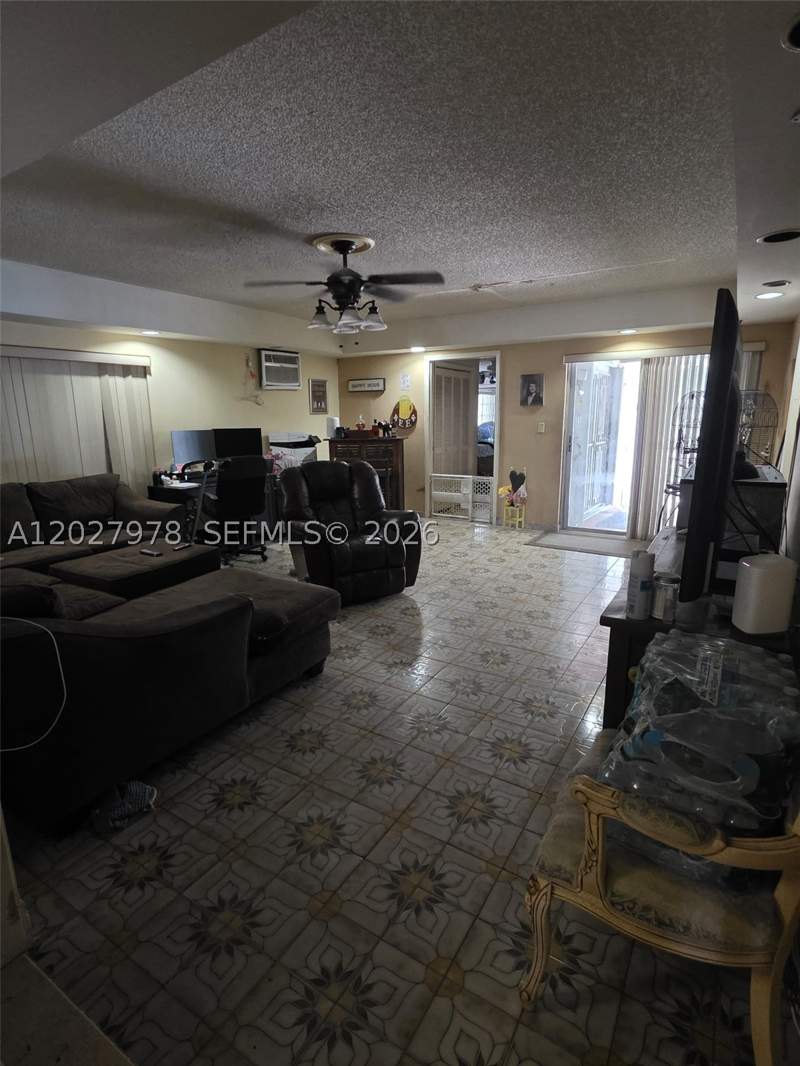 5 bedroom SingleFamilyResidence at 16825 NW 74th Ave, Palm Springs North Sec U, Hialeah — photo 5