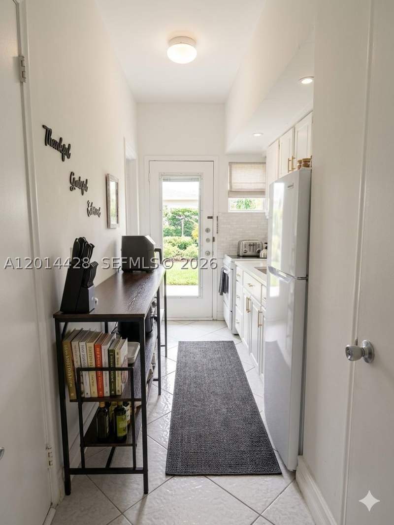 0 bedroom StockCooperative at 6490 Collins Ave 14, Broadwater Beach Arms I C, Miami Beach — photo 4