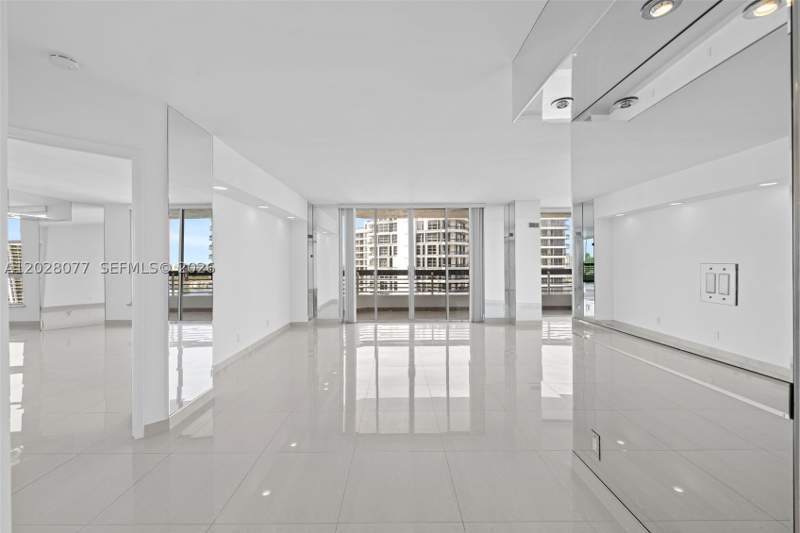 2 bedroom Condominium at 19195 NE 36th Ct 2705, Mystic Pointe Condo No Tw, Aventura — photo 2
