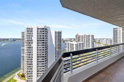 19195 NE 36th Ct 2705, Aventura FL - photo 9 of 27