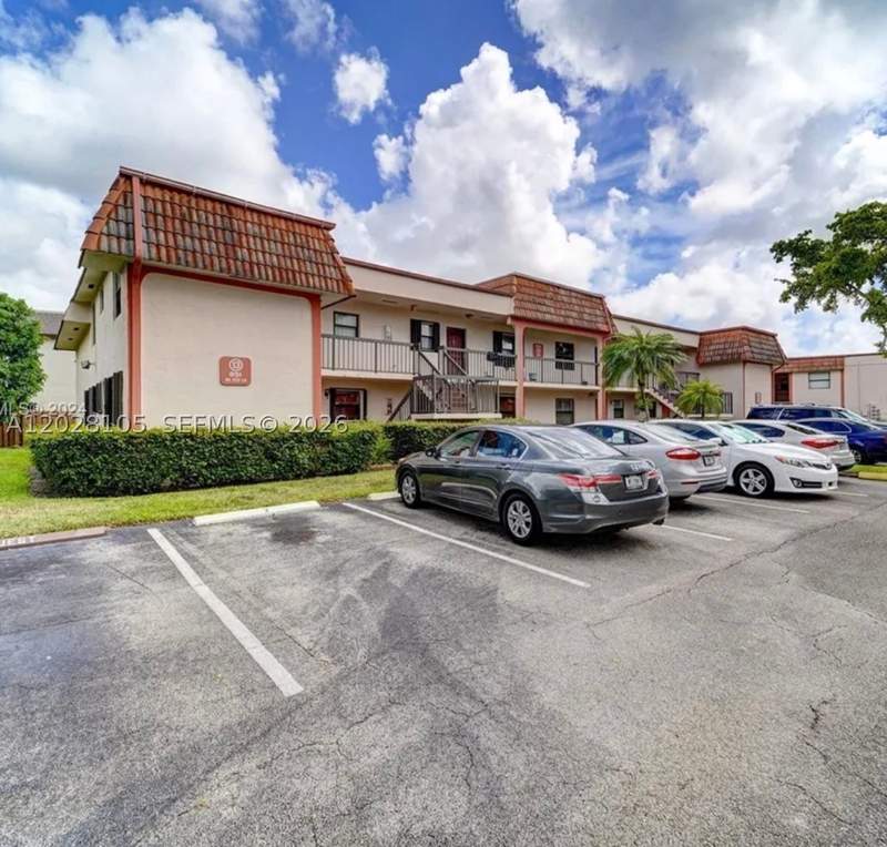 2 bedroom Condominium at 851 NE 207th Ter 6-103, Monterey One Condo, Miami — photo 2