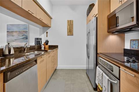 31 SE 5th St 203, Miami FL - photo 6 of 76