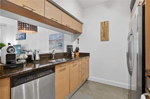 31 SE 5th St 203, Miami FL - photo 7 of 76