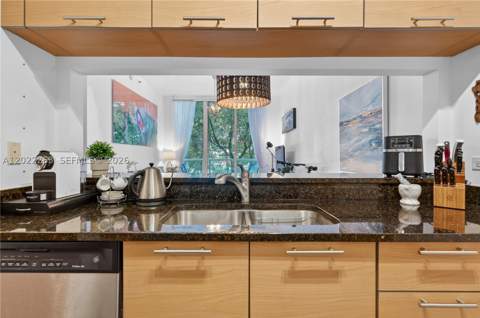 31 SE 5th St 203, Miami FL - photo 9 of 76