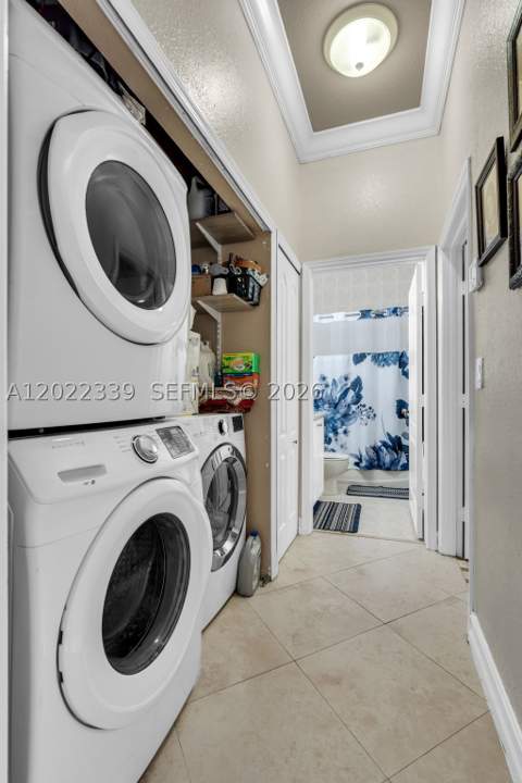 18122 NW 91st Ct, Hialeah FL - photo 15 of 34