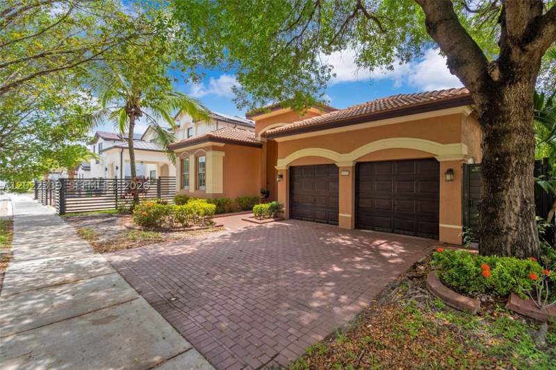 4 bedroom SingleFamilyResidence at 18122 NW 91st Ct, Century Gardens, Hialeah — photo 3