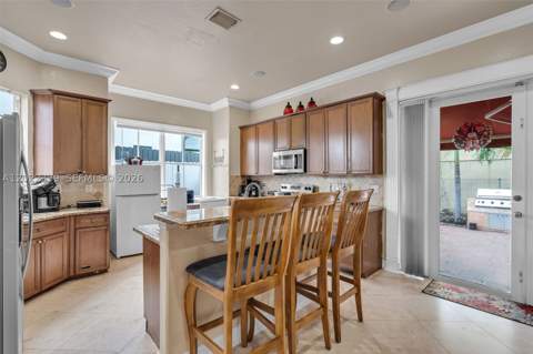 18122 NW 91st Ct, Hialeah FL - photo 8 of 34