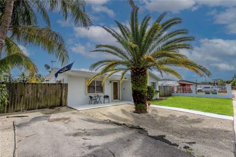 12100 SW 181st Ter, Miami FL - photo 10 of 43