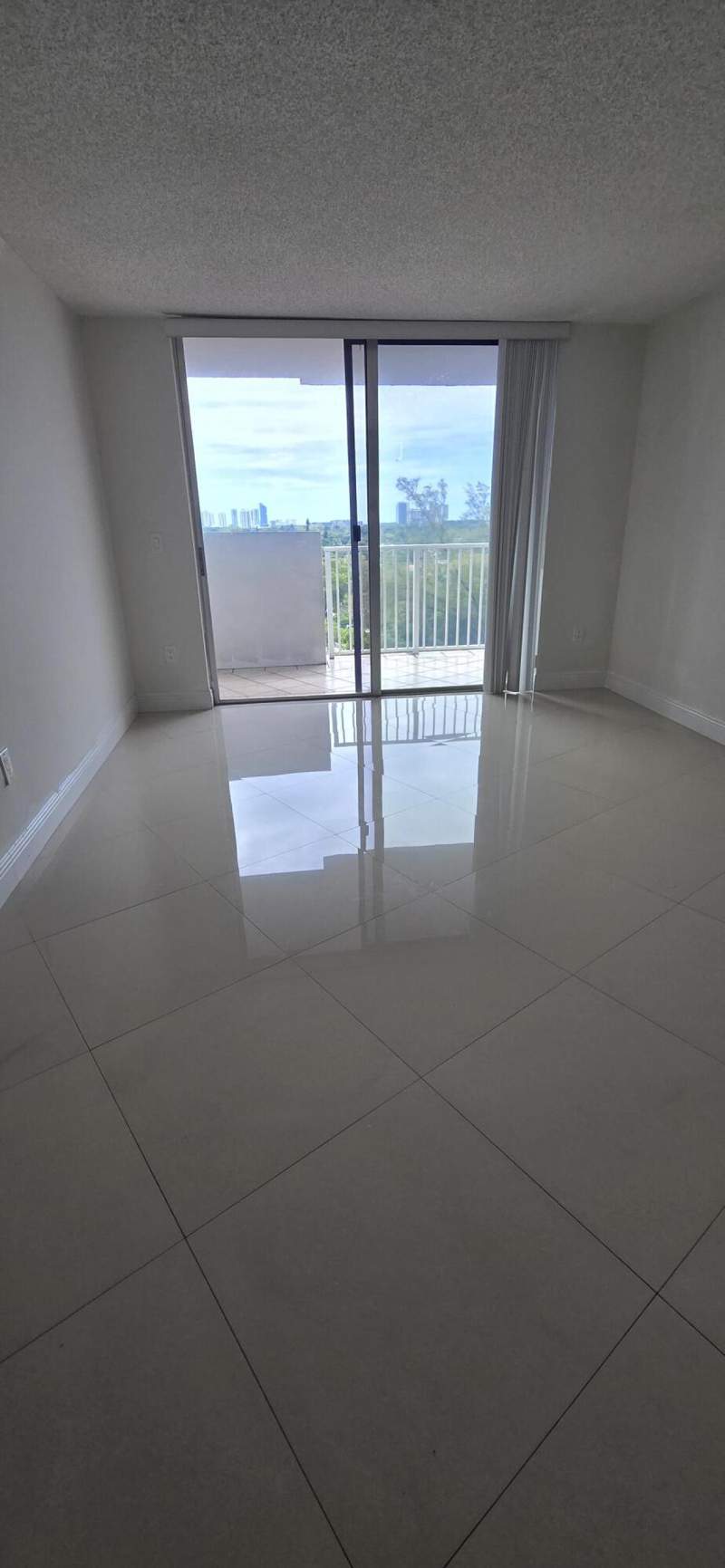 2 bedroom Condominium at 1300 NE Miami Gardens Drive 901e, Wilshire Condo, Miami — photo 4