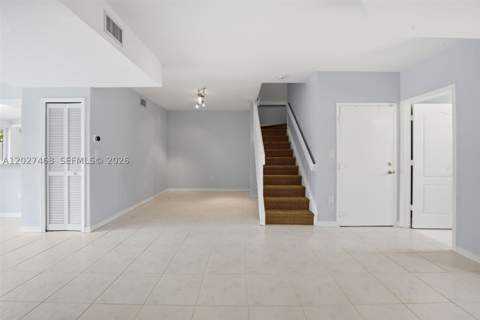 10180 SW 88th St 403, Miami FL - photo 10 of 27
