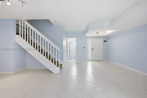 10180 SW 88th St 403, Miami FL - photo 11 of 27