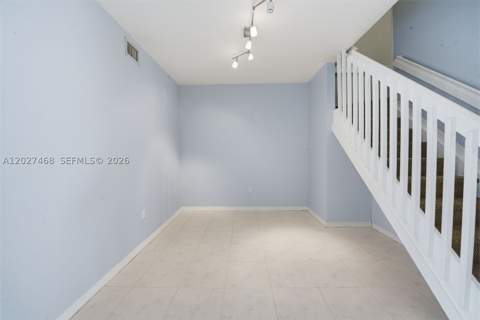 10180 SW 88th St 403, Miami FL - photo 13 of 27