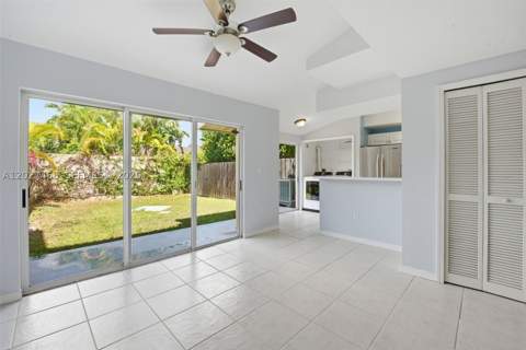 10180 SW 88th St 403, Miami FL - photo 6 of 27