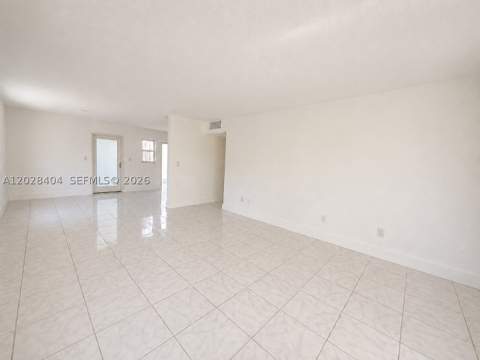 1400 Lincoln Rd 301, Miami Beach FL - photo 7 of 24
