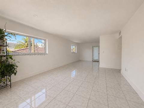 1400 Lincoln Rd 301, Miami Beach FL - photo 8 of 24