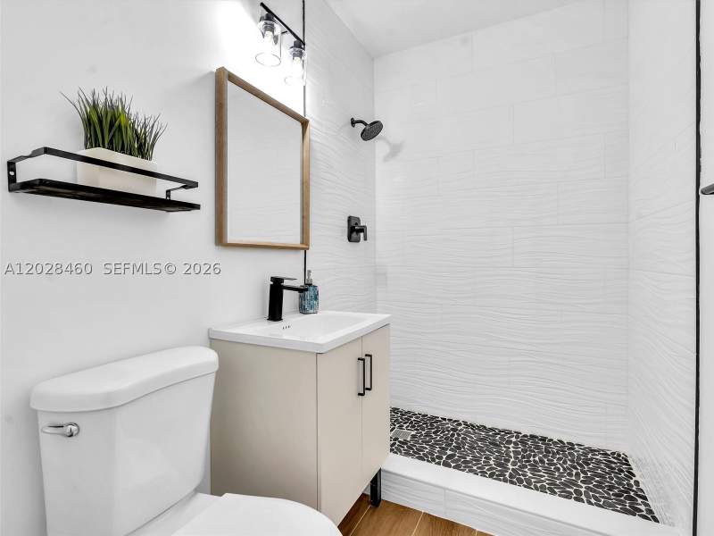 3 bedroom SingleFamilyResidence at 1365 NE 130th St, Kirkpatrick Sub, North Miami — photo 3