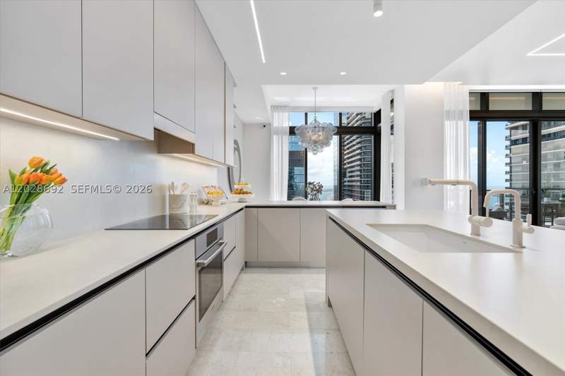 4 bedroom Condominium at 88 SW 7th St 4001, Rise Condo, Miami — photo 3